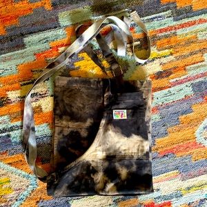 Big Bud Press “Artist Togs” black magic waters apron